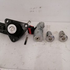 Renault Duster Mk1 2010 Ignition Barrel Locks Tailgate Lock With Key 1.6 Petrol 