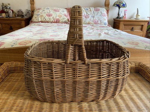 Vintage wicker shopping - vintage,
