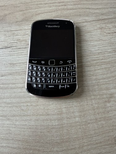 Blackberry bold 9900 unlocked - 9900,
