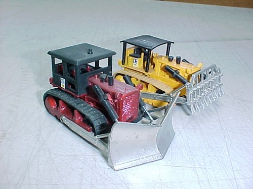 Vintage diecast caterpillar - 2,