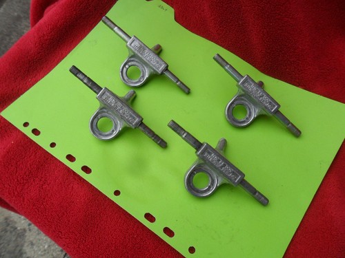 Small roller skate hangers - 4, x