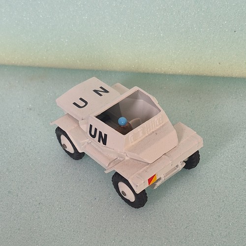 Dinky toys 673 white - dinky,