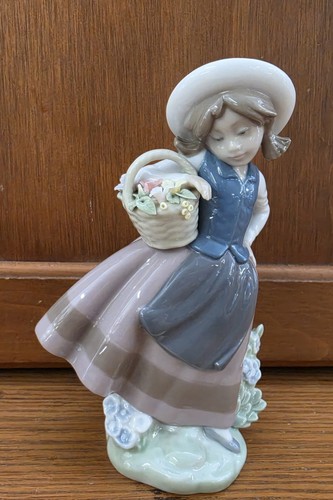 Lladro 5221 sweet - 5221, girl