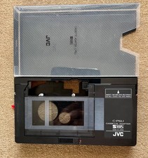 JVC C-P6U Cassette Adapter Camcorder VHS -C to VHS with sleeve and new AA cell