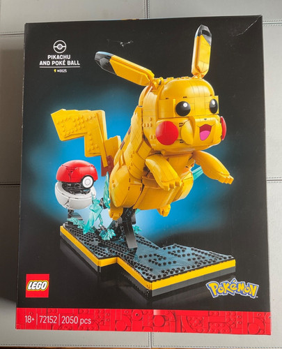 Lego pokémon pikachu and poke - pikachu,