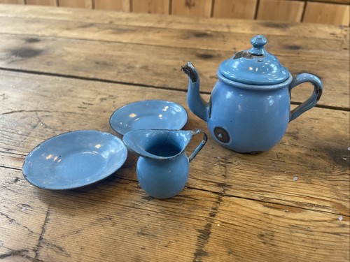 Tiny tin tea pot - tiny,