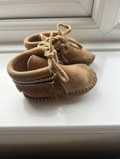 Minnetonka Native American Baby Moccasins, Size 2