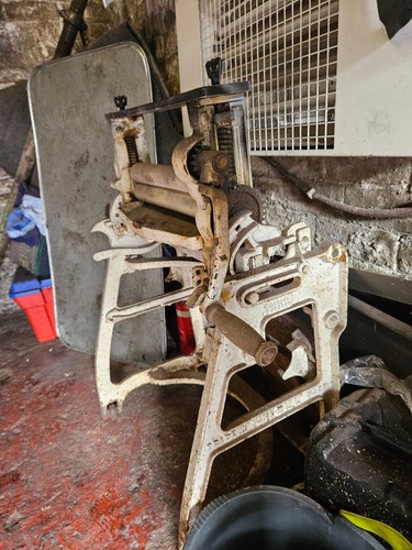 Vintage mangle wringer - wringer., in