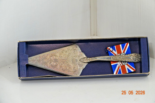 Vintage silver plated cake - vintage,