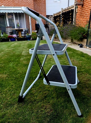 Folded steps ladders very - ladders,