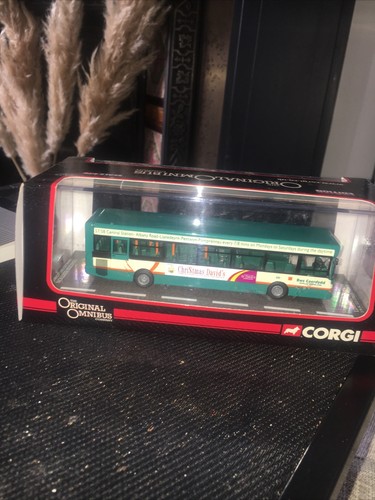Corgi bus om44712 dennis - corgi, dart