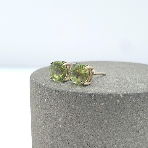 Vintage 9ct gold peridot stud - vintage,