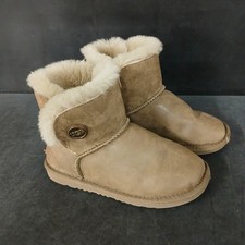  UGG Boots Childs Bailey Button Beige Size UK 2.5  Sheepskin Lined -CP