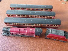 Vintage Tri-ang Princess Elizabeth 6201 Train & Carriages used