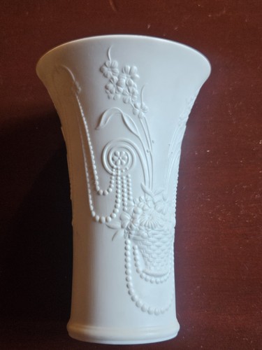 Kaiser white porcelain vase - white,