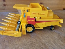 FARM Combine Harvester 9571 Britains 1:32 Boxed VINTAGE NEW HOLLAND TR85 1/33