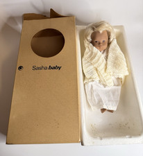 Adorable Vintage Boxed Trendon Sasha Serie Baby Boy Doll 4-503 In Nightdress 11”