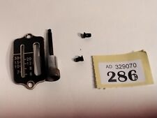 SINGER STITCH LENGTH LEVER AND COVER WITH SCREWS