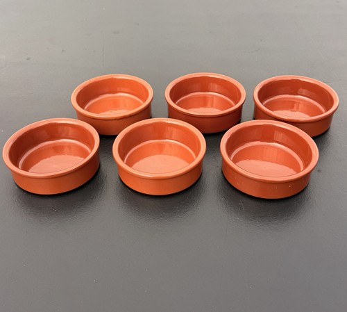 Glazed terracotta dishes - x,