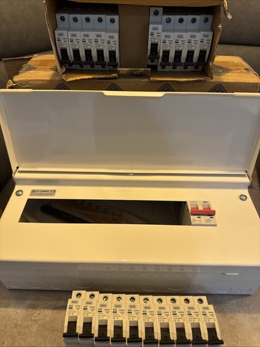Way metal consumer unit - bg,