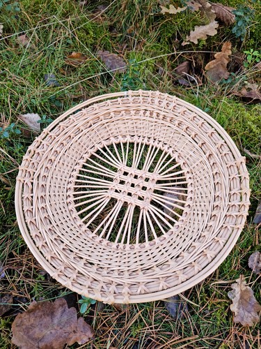 Open weave wicker tray - open,