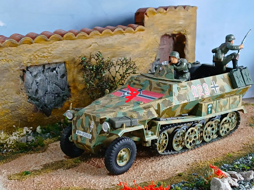 Wwii german half track - 1/35, half-track