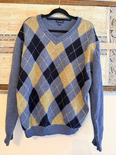 Flaws club room sweater - room,