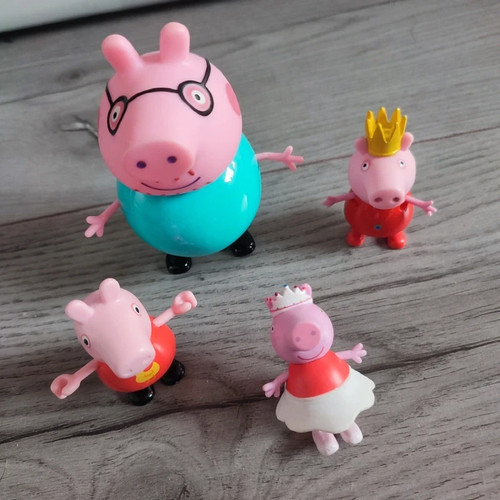Peppa pig family - peppa, figures