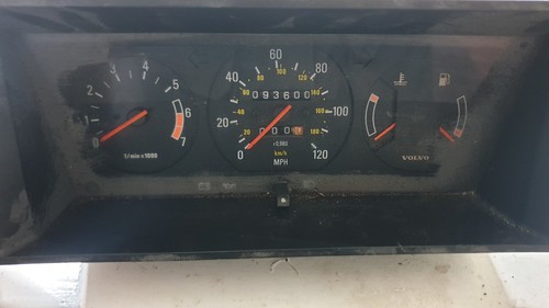 Volvo 240 instrument cluster - ,