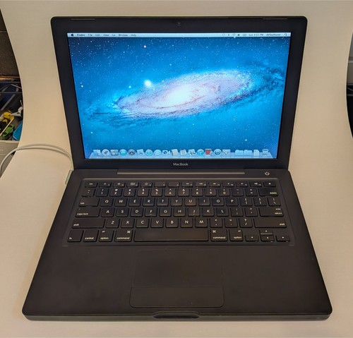 Apple macbook a1181 - apple, black
