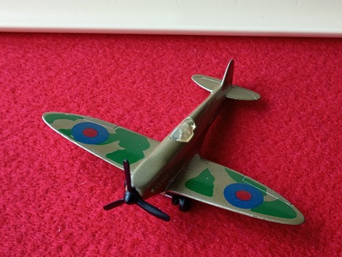 Vintage matchbox spitfire sb8 - matchbox,