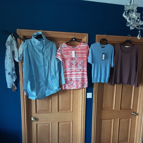 Bnwt ladies bundle kagool - bnwt,