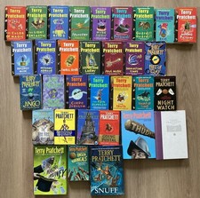 32 Discworld PB & HB by Terry