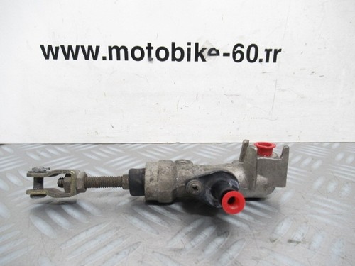 Rear brake master cylinder