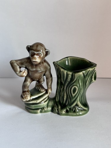 Rare vintage wade pottery - rare,