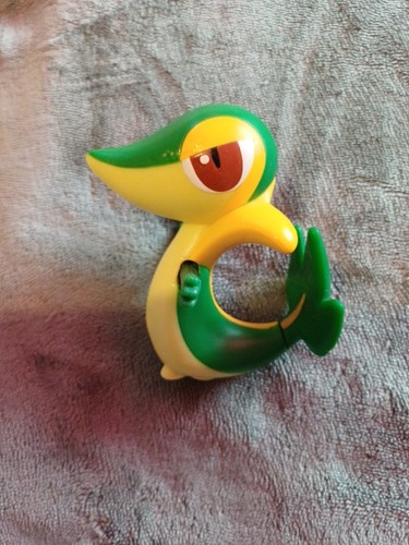 Snivy official pokemon figure - pokemon,