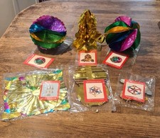 VINTAGE FOIL CHRISTMAS CEILING DECORATIONS GARLANDS VERY GOOD CONDITION X6