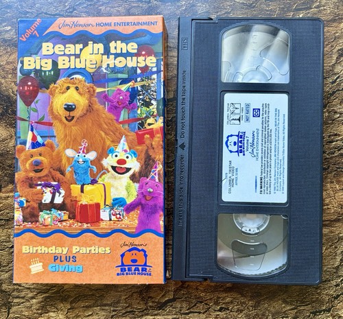 Bear the big blue - blue, house