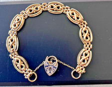 9ct Gold Gate Bracelet Padlock Yellow Hallmarked 7''  8.9grams with original Box