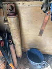 Large Two way Hydraulic Ram, Log splitter? Apx 5 Inch Piston… believed  unused. 