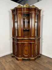 Serpentine display cabinet - display,