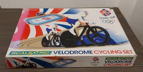 Scalextric velodrome cycling - velodrome,