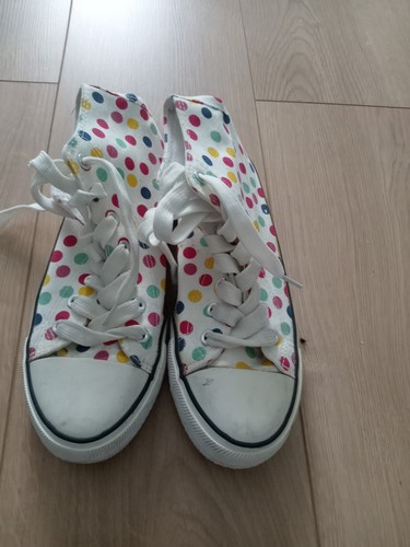 Spotty daps worn - spotty, but