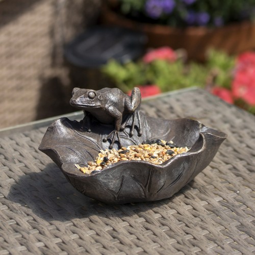 Antique bronze frog - frog, leaf