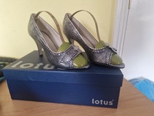 Pair Of Lotus Heeled Shoes 4.5