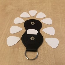 GUITAR PICKS & KEYRING CASE