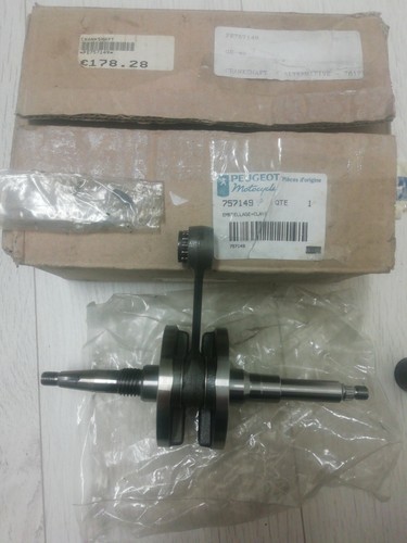 Peugeot scooter - ,
