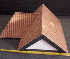 TRIANG VINTAGE  DOLLS HOUSE