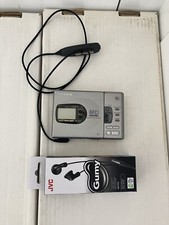 Sony Walkman Minidisc Player with New JVC Gumy HA-F14 Headphones. MZ-R35