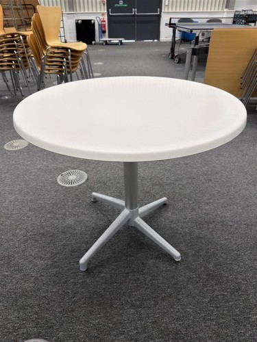 Round folding meeting table - round,